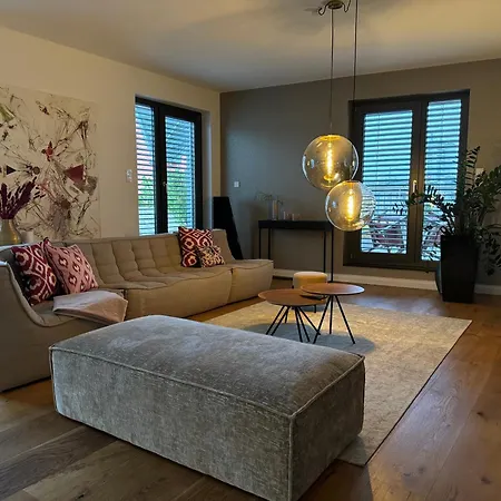 180qm Penthouse Mit Sonnenterrasse アパート *